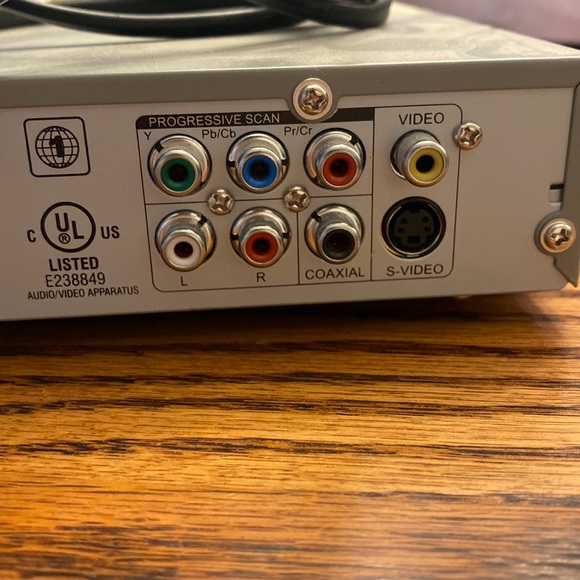 Coby DVD-224 Progressive Scan DVD CD MP3 CD-R CD-RE Player with Remote Control - Picture 9 of 10